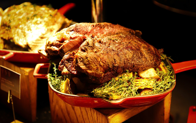 Sky Buffet "Steak It Easy" ra mắt, mang trải nghiệm steak thượng hạng lên tầng 66 Landmark 81