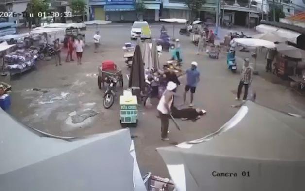 TP. Hồ Chí Minh: Điều tra vụ người phụ nữ bị hành hung tại chợ Hòa Long