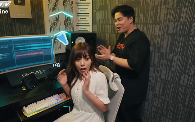 Nguyễn Đình Vũ dạy nghề cho Young Ju