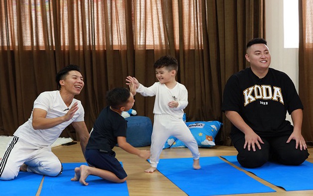 Queenie khóc hết nước mắt, Hùng Tâm xứng danh anh cả ấm áp