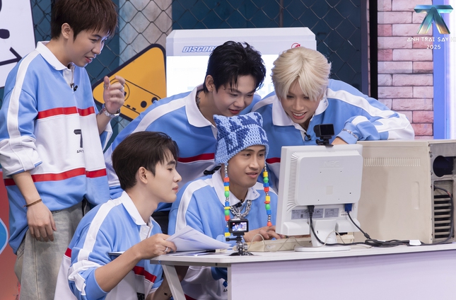 Anh trai "Say hi" - Mùa 2 - Tập 6: Các "anh trai" nỗ lực chat Yahoo để mang về các "em xinh"