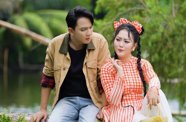 Chuông bạc Mỹ Nhung: Mang sắc màu tươi mới đến với cải lương qua MV "Cưới hén anh"