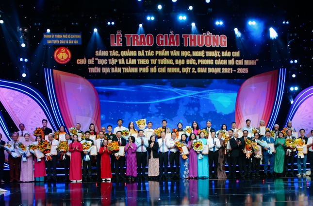 Ấn tượng Lễ trao giải về "Học tập và làm theo tư tưởng, đạo đức, phong cách Hồ Chí Minh"