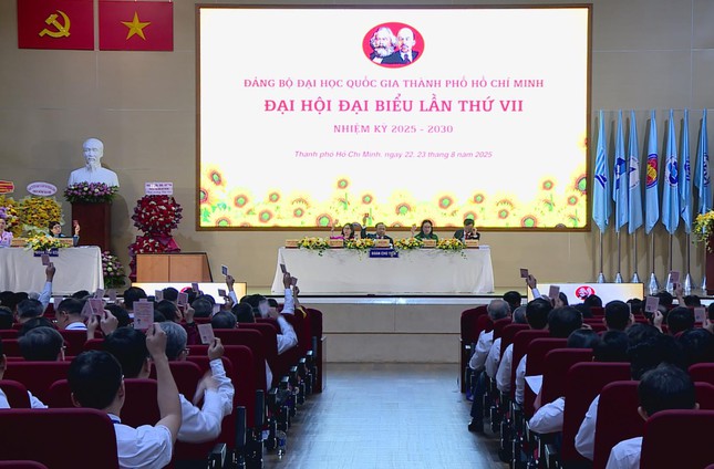 Bí thư Thành ủy TP.HCM yêu cầu tái cấu trúc bộ máy Đại học Quốc gia TP.HCM tinh, gọn, hiệu lực, hiệu năng, hiệu quả