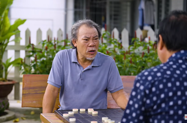 Lẹ không trễ tàu: "Hạ thủ bất hoàn" và chuyện đời tàn tệ như bàn cờ