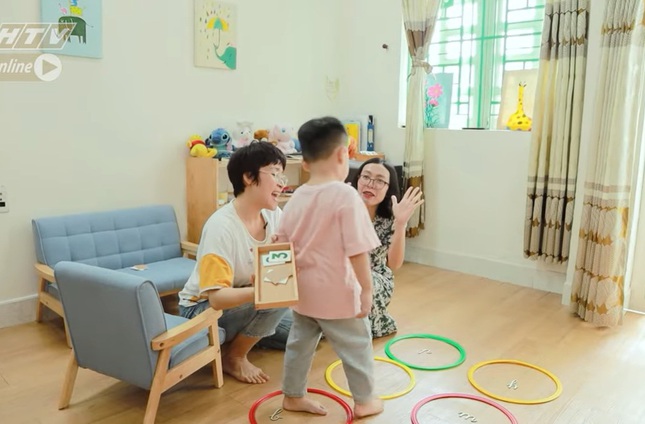 Chậm: Điều chỉnh hành vi theo thang đo màu sắc