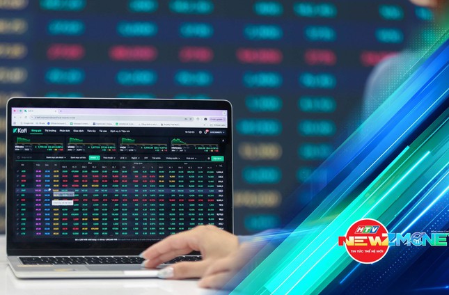 Bắt sóng thị trường 15/10/2026: VN-Index giảm phiên thứ sáu, vàng lao dốc, USD tăng mạnh, dầu thế giới nhích lên | NewZMoney