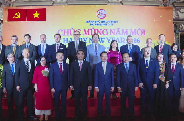 Lãnh đạo TP. Hồ Chí Minh gặp mặt các cơ quan đại diện nước ngoài