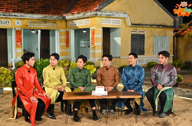 HIEUTHUHAI rưng rưng nước mắt khi kể về kỷ niệm bên bà nội ngày Tết