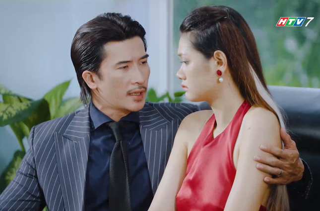 Mê cung ái tình: Khi kẻ ác "vừa ăn cắp, vừa la làng"