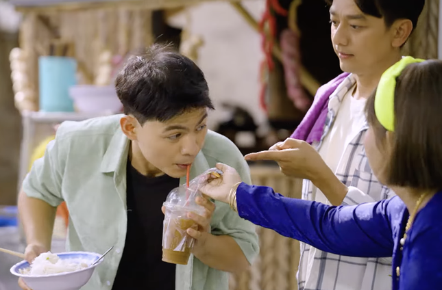 Lẹ không trễ tàu: Tối lửa tắt đèn có nhau