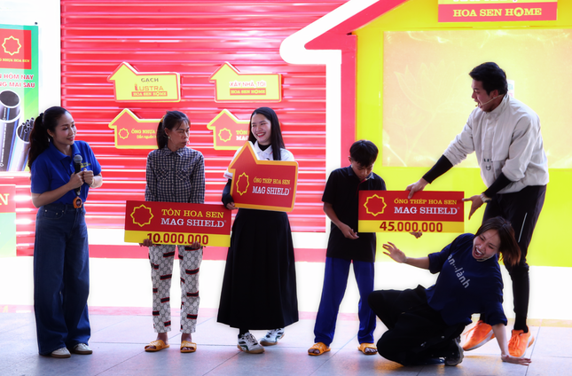 "Mái ấm gia đình Việt" tập 12 trao hơn 200 triệu đồng cho các em nhỏ