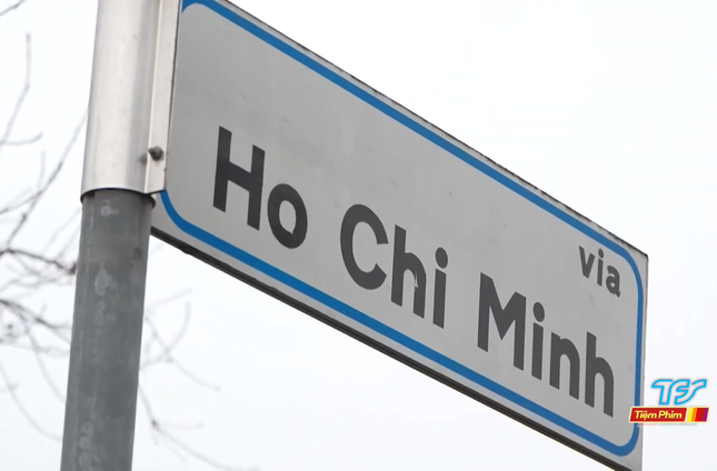 Phần 3 "Hồ Chí Minh - Con đường phía trước": Via Ho Chi Minh
