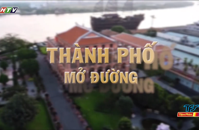 "TP. Hồ Chí Minh - Nửa thế kỷ mang tên Người" - Tập 4