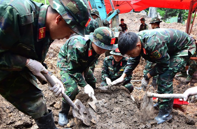 Hôm nay 13/8, phát hiện và quy tập thêm 18 bộ hài cốt liệt sĩ 