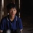 Cậu bé có cha bị tâm thần, mẹ bỏ đi khi em chưa hai tuổi