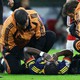 Bukayo Saka chấn thương, Arsenal lo lắng trước trận gặp Everton