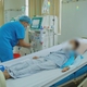 Nguy kịch vì suy thận cấp do thói quen ít uống nước khi làm việc dưới nắng gắt