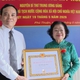 Bí thư Thành ủy TP. Hồ Chí Minh Trần Lưu Quang trao Huy hiệu Đảng đến đảng viên cao tuổi