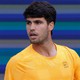Carlos Alcaraz rút lui khỏi Wimbledon vì chấn thương cổ tay