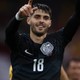 Patrick Beach tỏa sáng trong ngày ra mắt World Cup