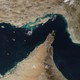 Mỹ và Iran chạy đua kiểm soát eo biển Hormuz, giá dầu tiếp tục biến động