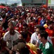 Cổ động viên Tây Ban Nha vỡ òa khi La Roja giành vé vào chung kết World Cup 2026