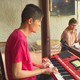 Khi âm nhạc trở thành điểm tựa