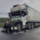Hai xe container va chạm trên cao tốc khiến một tài xế tử vong